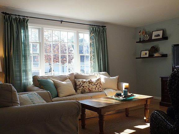 2nd image of 12 Seagrass Cir