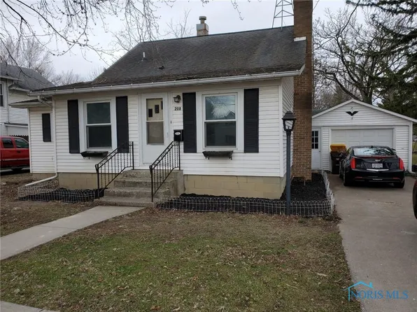 208 W Curtis St, Stryker, OH 43557