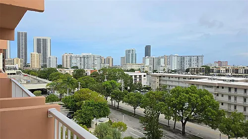 2200 E Hallandale Beach Blvd #709 Photo 1