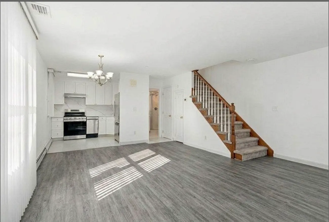 3 bed, 1500 sqft, $5,500 — Photo 2