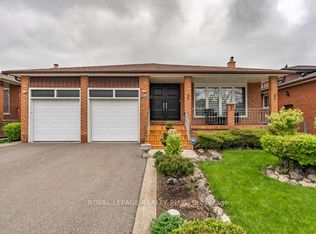 1400 Bough Beeches Blvd, Mississauga, ON L4W3B5