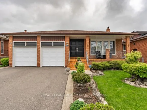 1400 Bough Beeches Blvd, Mississauga, ON L4W 3B5