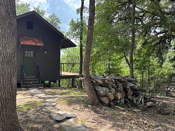 3rd image of 128 Private Road 109