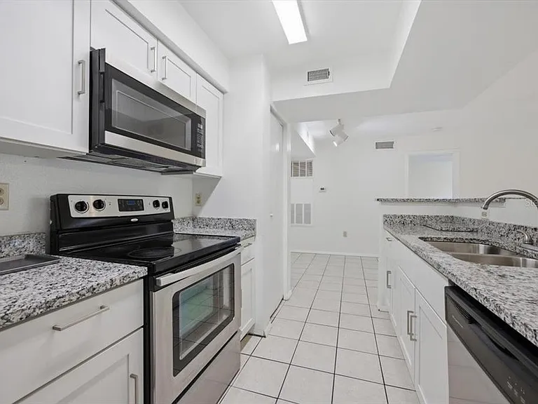 3032 Parkway Blvd #307 — Photo 2
