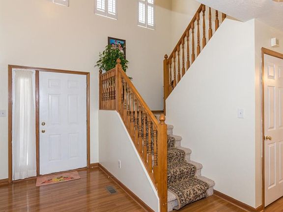 3rd image of 10024 Ironway Dr