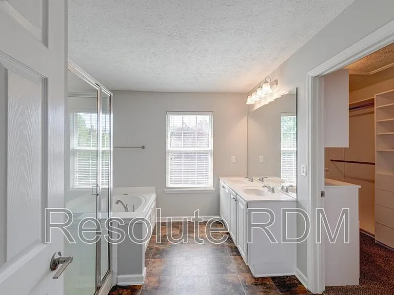 8262 Plumwood Ln — Photo 32