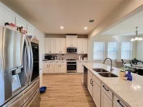 4123 Highland Cliff Ln — Photo 9