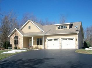 3138 Amsdell Rd, Hamburg, NY 14075