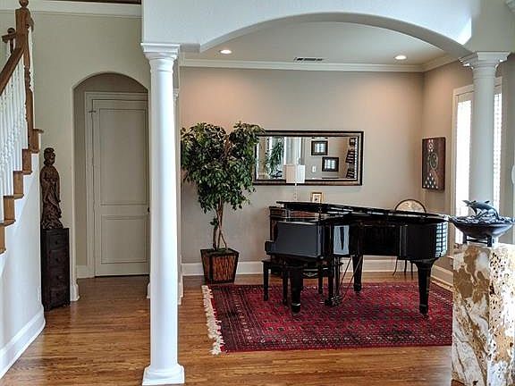 4th image of 2844 Mira Vista Ln