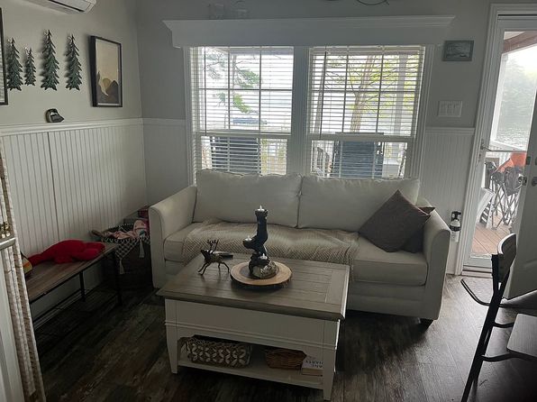 759 Cove View Cir