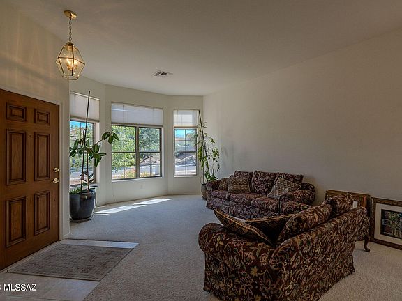 5th image of 956 S Lucinda Dr
