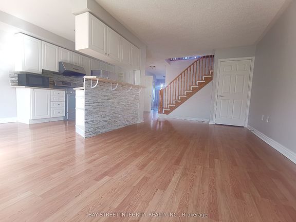 2nd image of 355 Ravineview Way