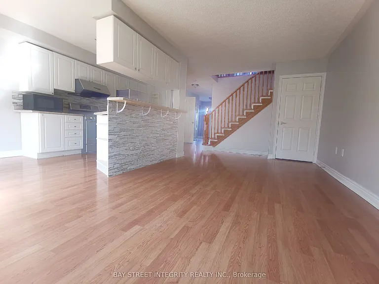 355 Ravineview Way — Photo 2