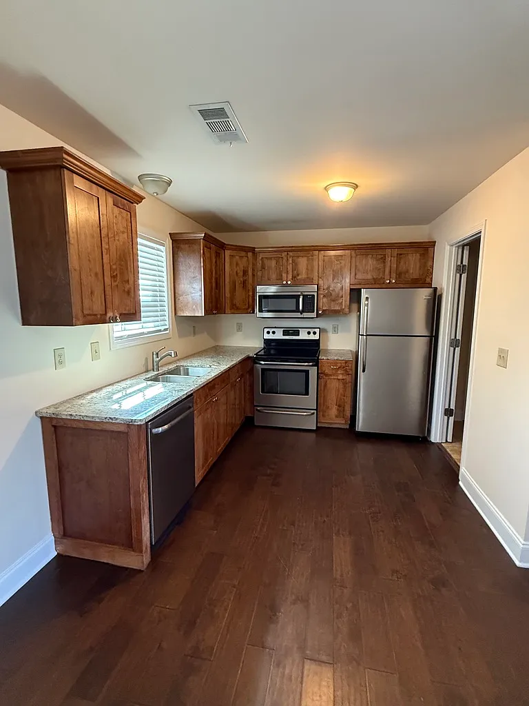 Charming 3-Bedroom Home in Lula, Georgia — Photo 4