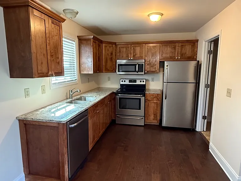 6214 Helen St — Photo 4