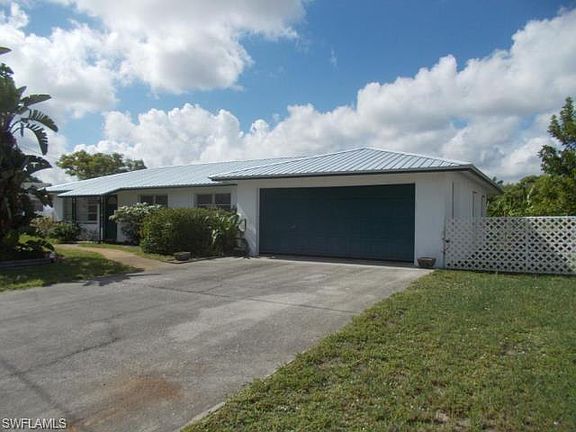 2nd image of 861 Iris Dr