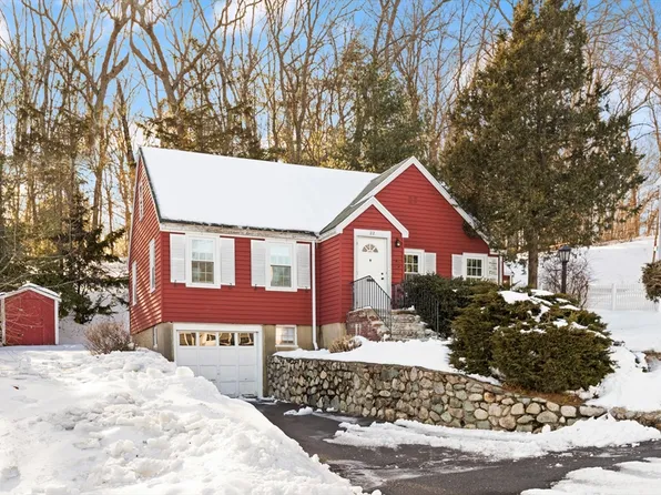 22 Pheasant Hill St, Westwood, MA 02090
