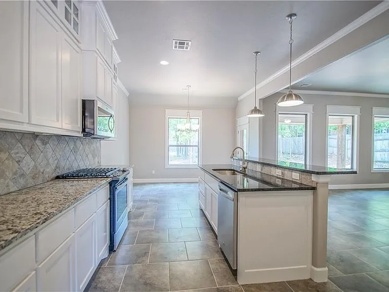 2916 Pacifica Ln — Photo 71