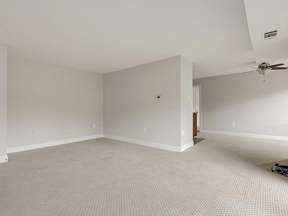 3rd image of 212 Park Terrace Ct SE APT 74