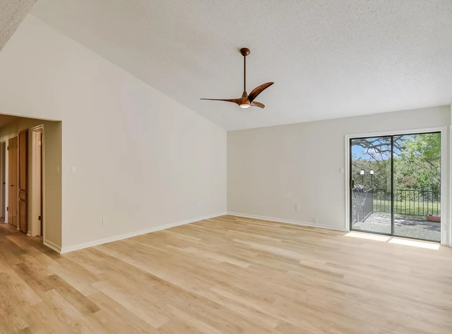 15003 Mettle Dr — Photo 4
