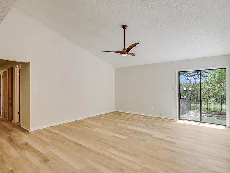 15003 Mettle Dr — Photo 4