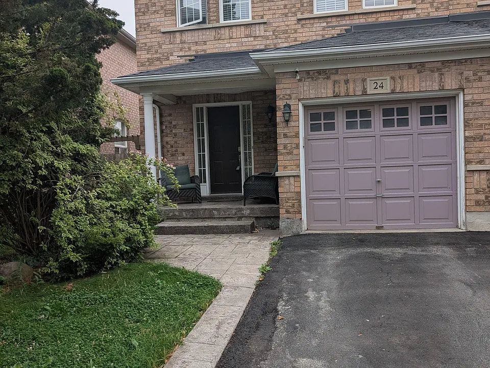 24 Farthingale Cres