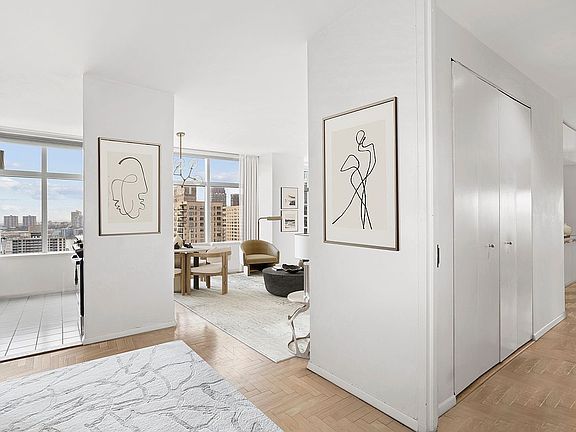 3rd image of 160 W 66th St APT 24B
