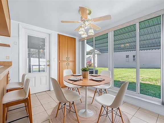 5th image of 11525 Forest Run Ct