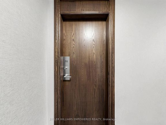 4th image of 11 Oneida Cres #211