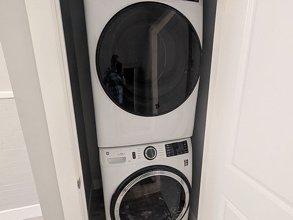 5th image of 5105 Springfield Ave #1F