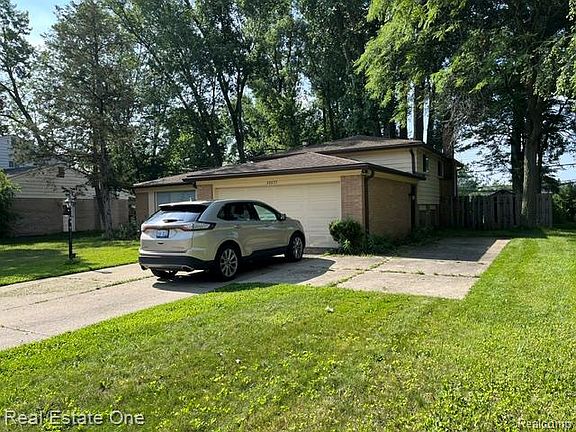 2nd image of 28835 Murray Crescent Dr