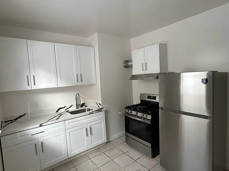 1600 Vallejo St #4 — Photo 7
