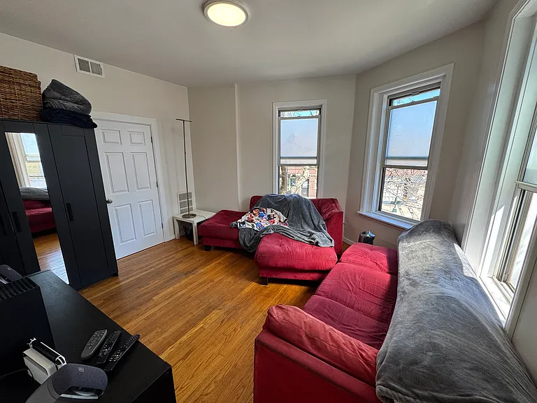980 State St #2R — Photo 5