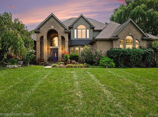 3099 Beach Lake Dr E, Milford, MI 48380