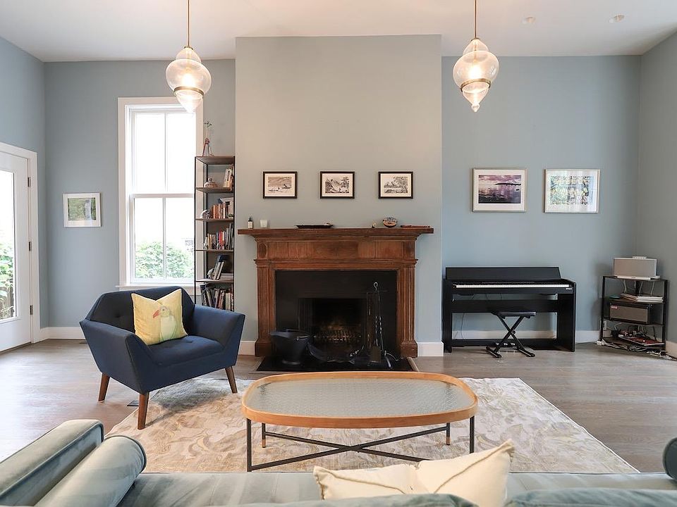 1st image of 604 A St SE