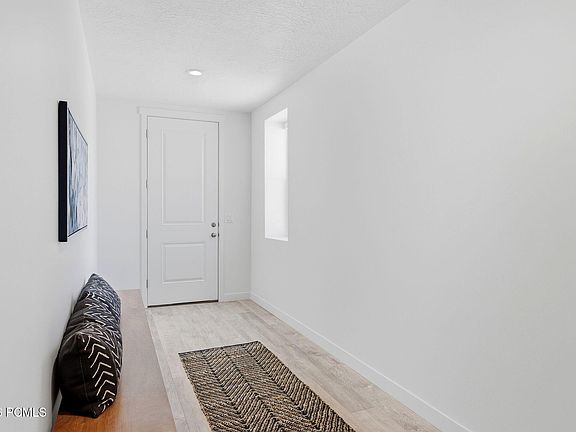 5th image of 6097 N Brookline Rd