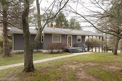 1st image of 15890 N Dr E