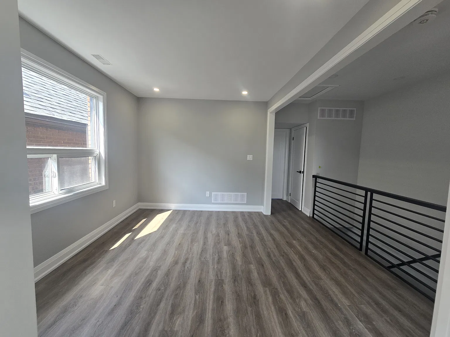 2 bed, 890 sqft, $2,490 — Photo 1