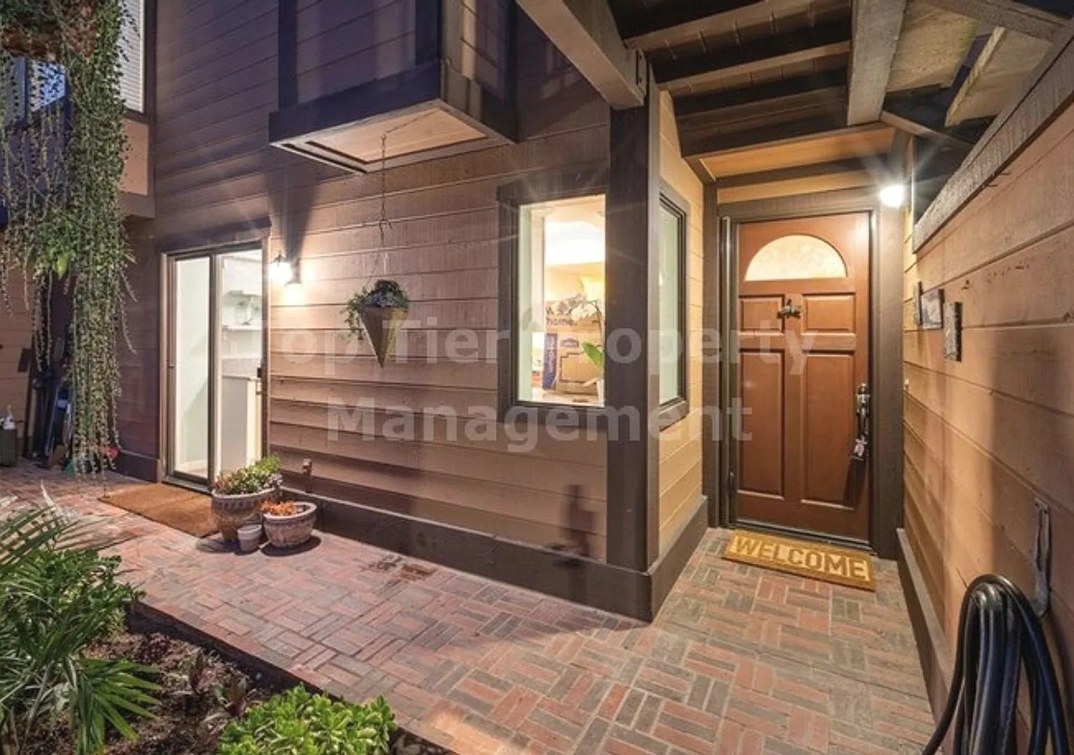 **Beautiful, Fully-Furnished 2 bed / 2.5 bath Townhome in Coastal Carlsbad - Available 10/01** — Photo 3