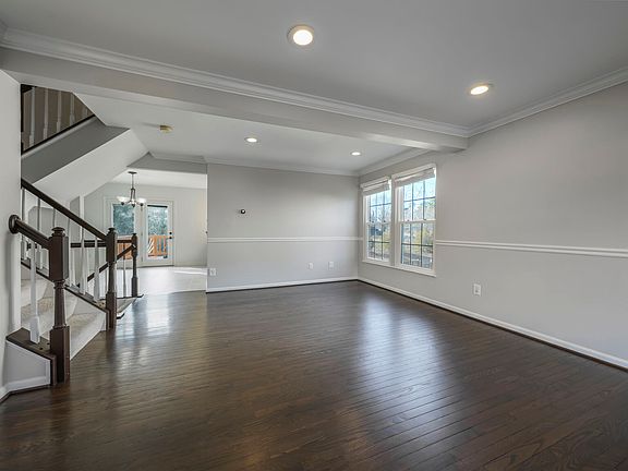 5th image of 7422 Gadsby Sq #1