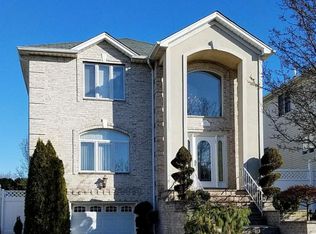 152 Covington Cir, Staten Island, NY 10312