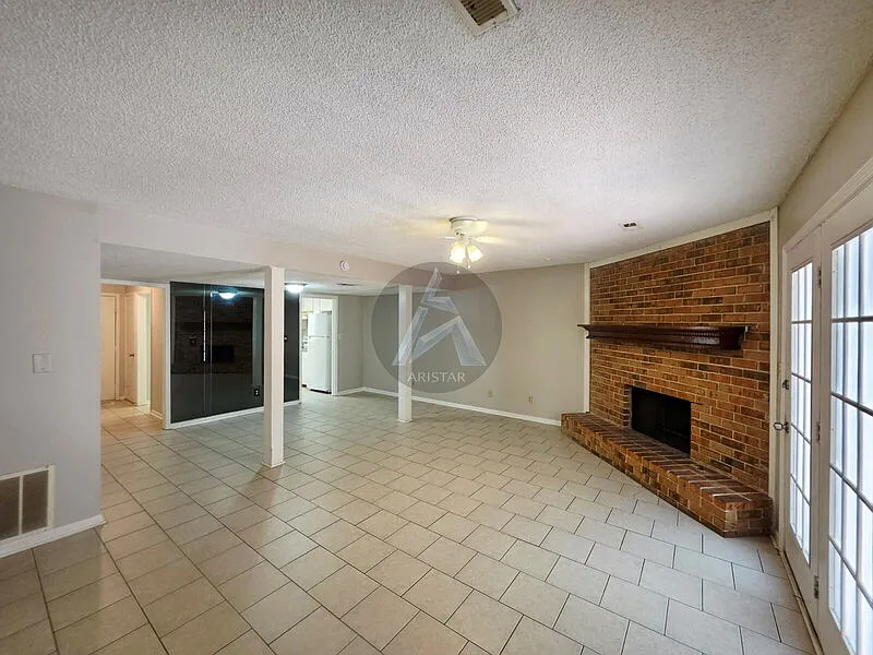 2 bed, 2.5 bath, 1280 sqft, $1,500 — Photo 3