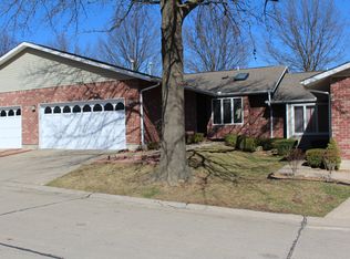 1141 Hunter Ct, Lake Saint Louis, MO