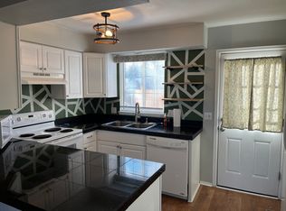 8908 W Dartmouth Pl, Lakewood, CO 80227