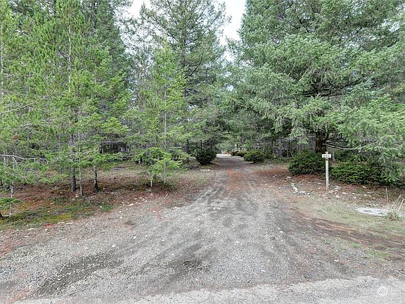 5th image of 251 E Snowy Owl Drive