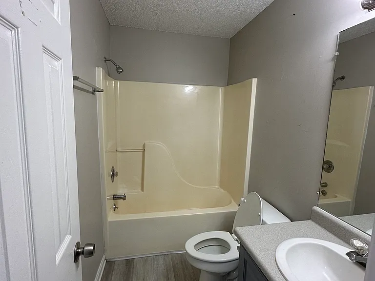 917 Summer Dr — Photo 10