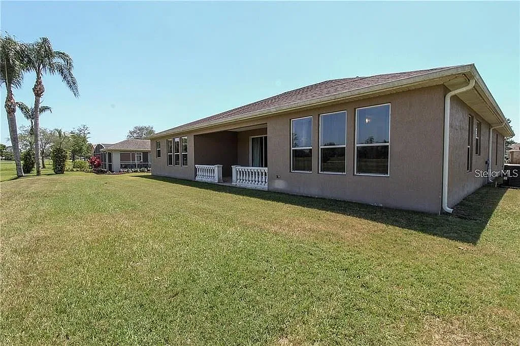 4 bed, 2.0 bath, 2639 sqft, $2,900 — Photo 3