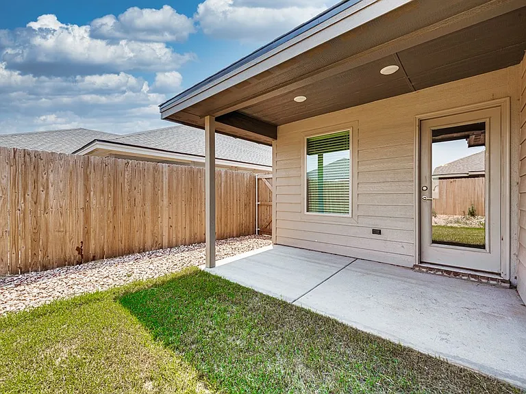 8211 E County Road 111 — Photo 21