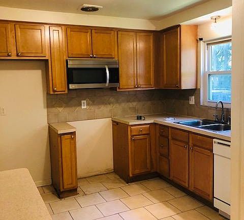 5th image of 20416 Damman St