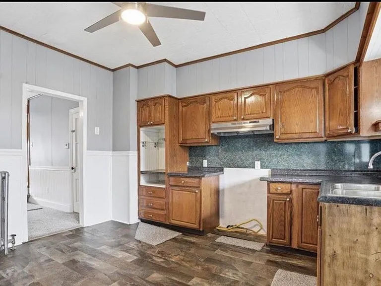 242 Center Ave #1 — Photo 10